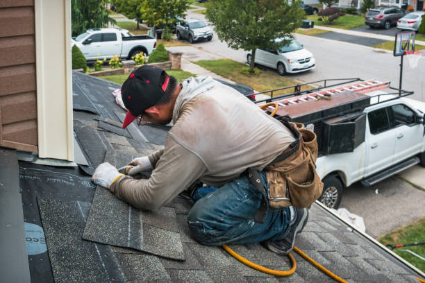 Professional Emergency Roof Repair technician working in Lyndhurst, NJ